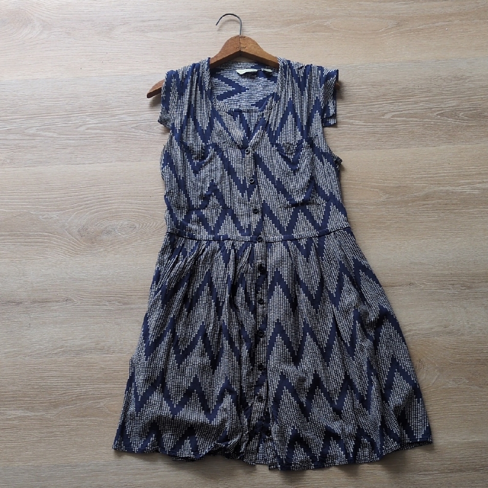 Size XL Anthropologie Chevron Patterned Blue and Gray Dress With Pockets